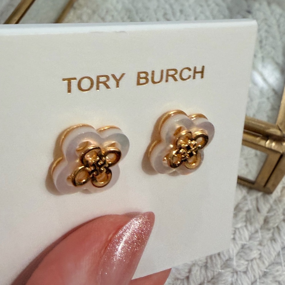 TORY BURCH
Mother-Of-Pearl Kira Clover Stacked Studs - New + dust bag! - Picture 4 of 7